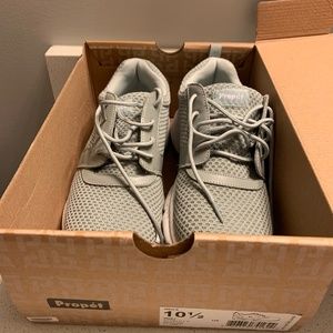 10.5 Wide Men’s Propet Stability X Lt Grey